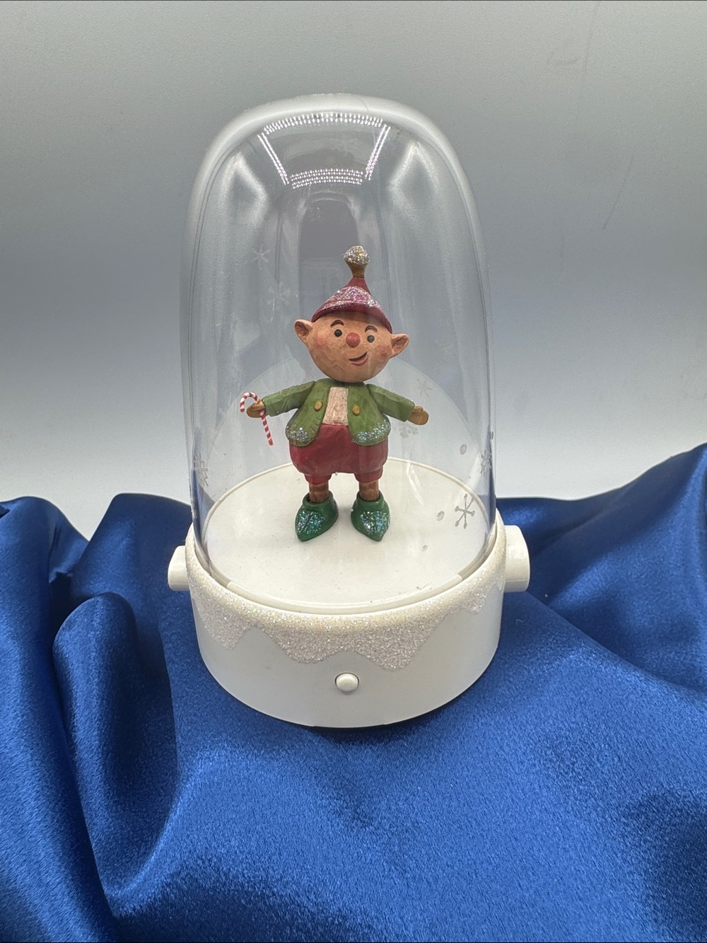 2008 Hallmark Happy Tappers Dancing Elf musical figurine.